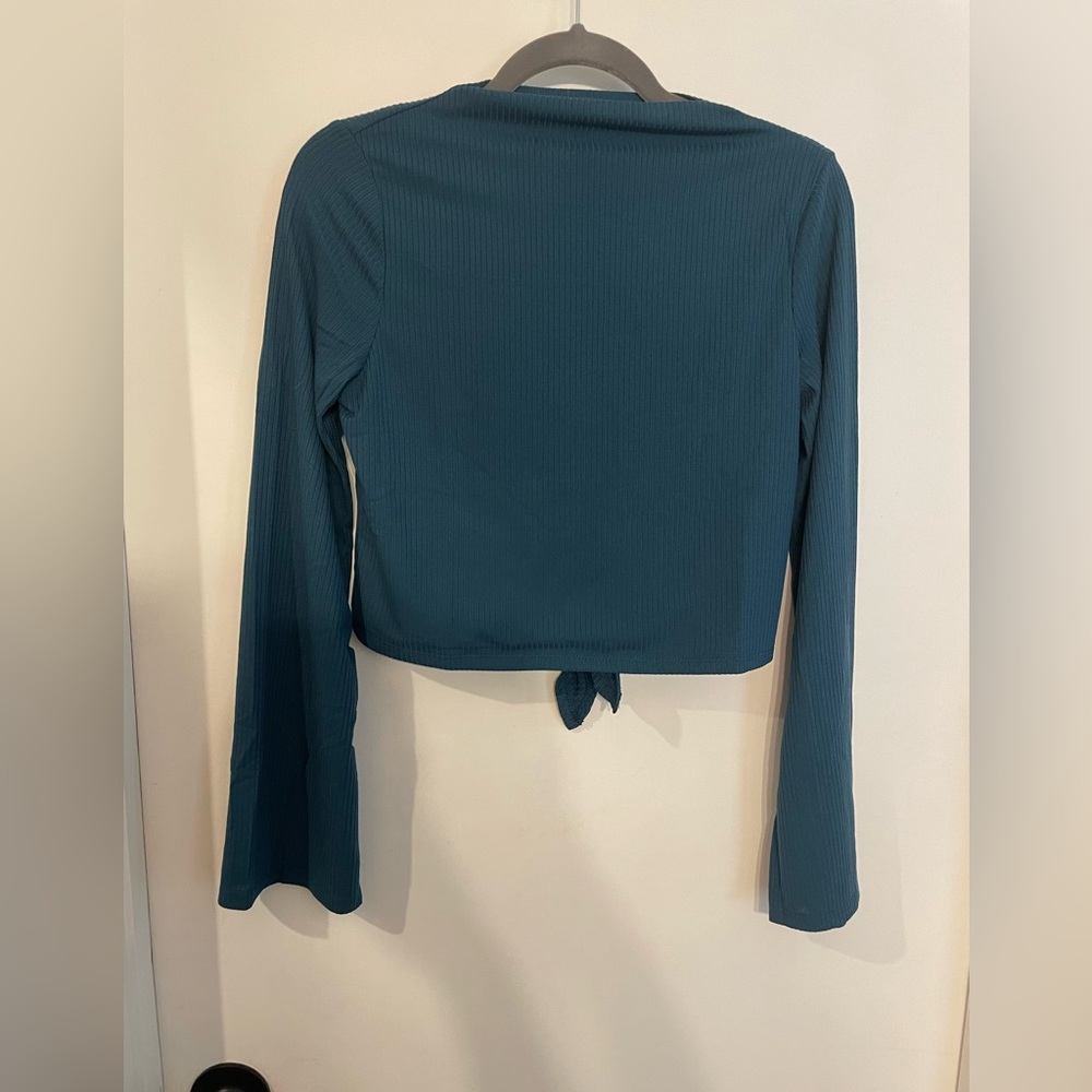 NWT Band Of The Free Avril Teal Mock Neck Crop Top Long Sleeve Open Back Small - Picture 4 of 8